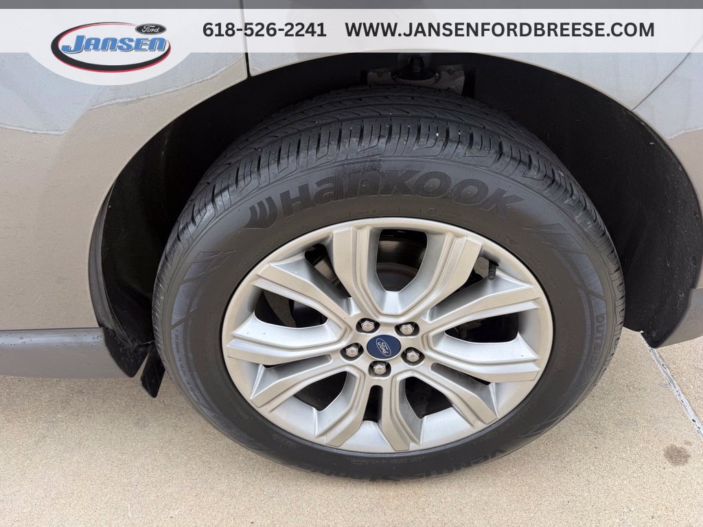 Used 2019 Ford Edge Titanium w/ Equipment Group 301A FWD image 6