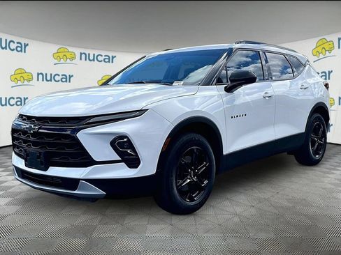 Used 2023 Chevrolet Blazer LT w/ Convenience Package AWD/4WD image 3
