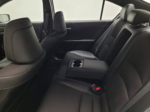 Used 2017 Honda Accord Sport image 18