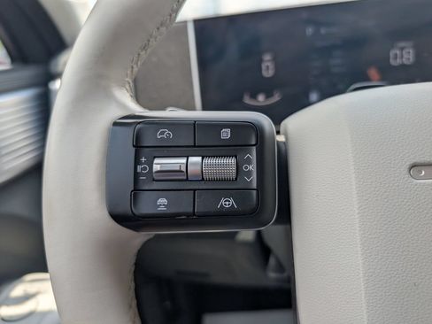 Used 2025 Hyundai Santa Fe SEL FWD image 21
