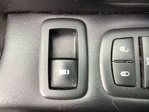 Used 2019 Dodge Grand Caravan SE w/ UConnect Hands-Free Group image 37