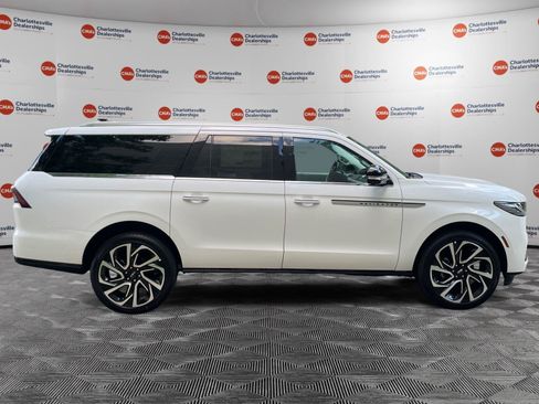 New 2026 Lincoln Navigator L Reserve AWD/4WD image 6