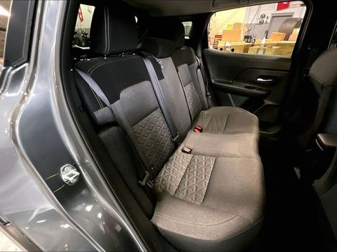 Certified 2025 Nissan Kicks SV image 19