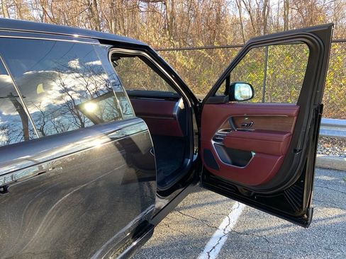 Certified 2024 Land Rover Range Rover SE image 14