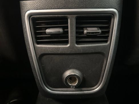 Used 2014 Chrysler 300 image 27