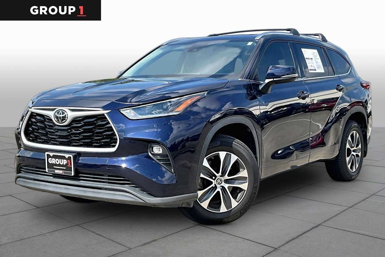 Used 2021 Toyota Highlander XLE AWD/4WD image 1