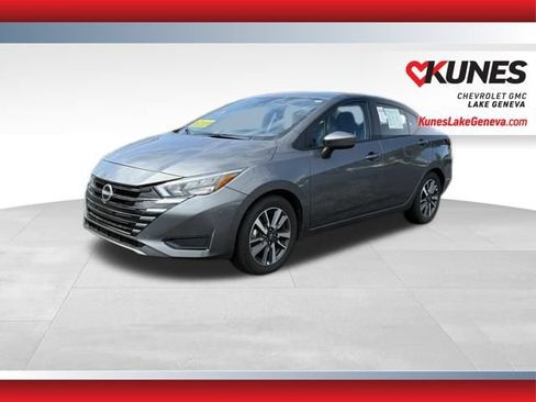 Used 2025 Nissan Versa SV FWD image 10