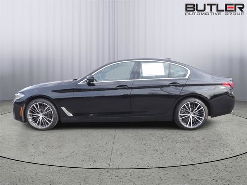 Used 2023 BMW 540i w/ Premium Package image 4