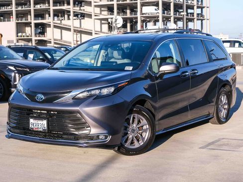 Certified 2024 Toyota Sienna XLE w/ XLE Plus Package AWD/4WD image 1
