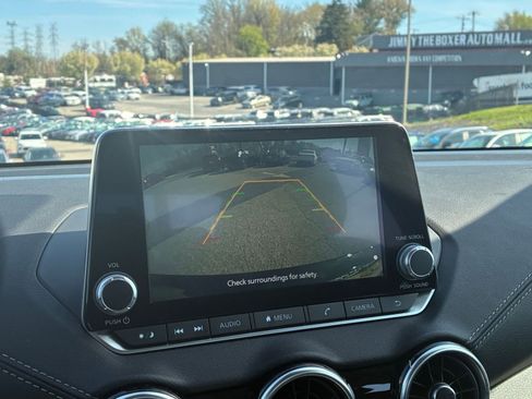 Used 2025 Nissan Sentra SV image 20