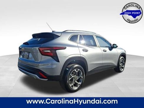 Used 2024 Chevrolet Trax LT image 6