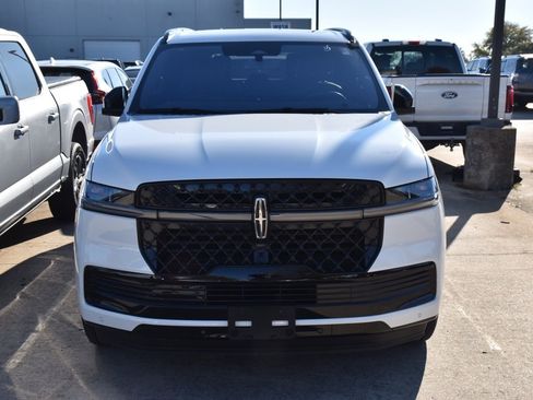 Used 2025 Lincoln Navigator L Reserve w/ Jet Appearance Package image 3