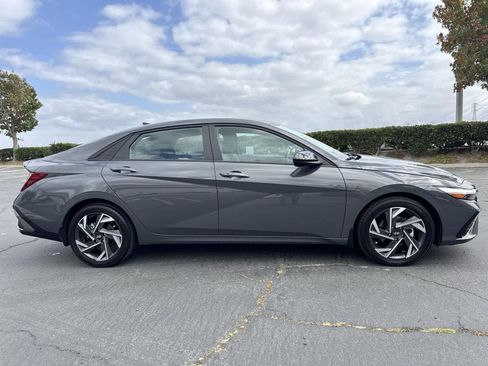 Certified 2025 Hyundai Elantra Sport image 3