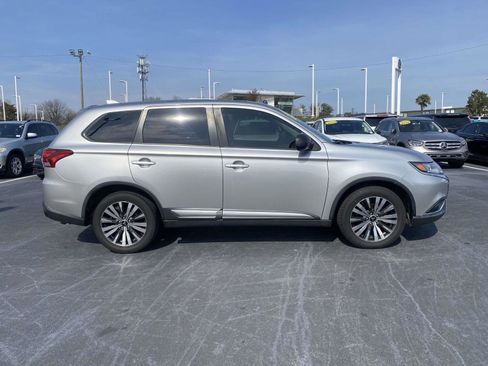 Used 2019 Mitsubishi Outlander ES image 8