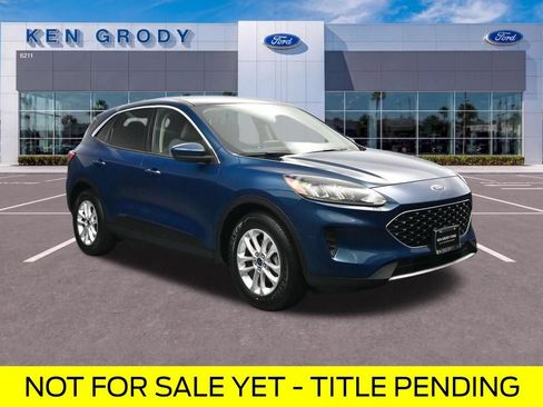 Used 2020 Ford Escape SE FWD image 1