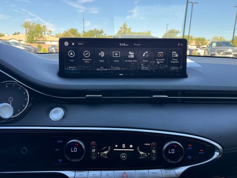 Used 2022 Genesis GV70 2.5T w/ Select Package AWD/4WD image 12