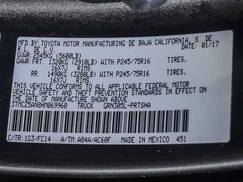 Used 2017 Toyota Tacoma SR5 image 29