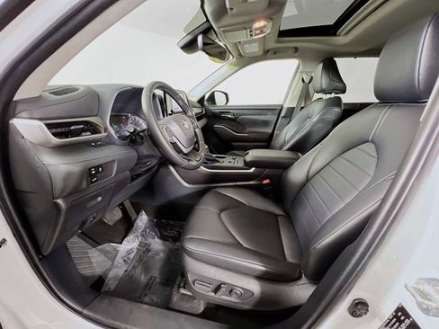 Used 2023 Toyota Highlander XLE image 21