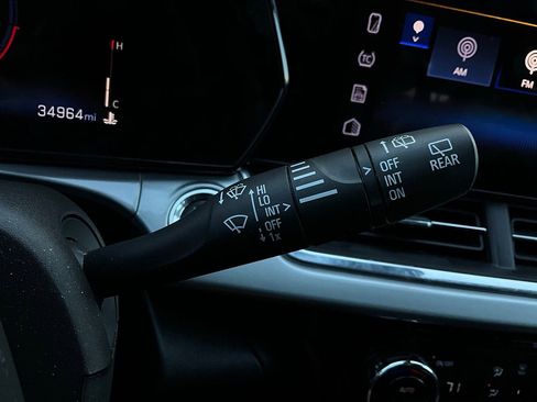 Used 2025 Chevrolet Trax LT image 35