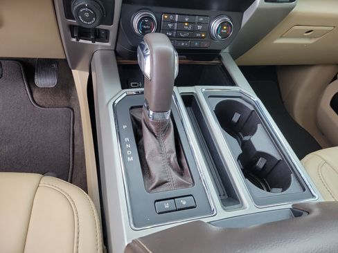 Used 2019 Ford F150 Lariat w/ Equipment Group 502A Luxury image 18