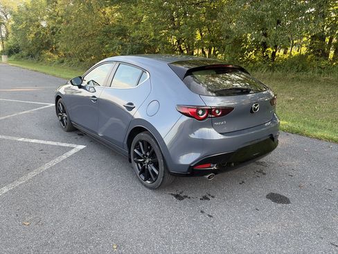 Used 2022 MAZDA MAZDA3 s FWD image 7