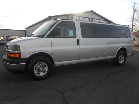 Used 2017 Chevrolet Express 3500 LT w/ LT Preferred Equipment Group image 6