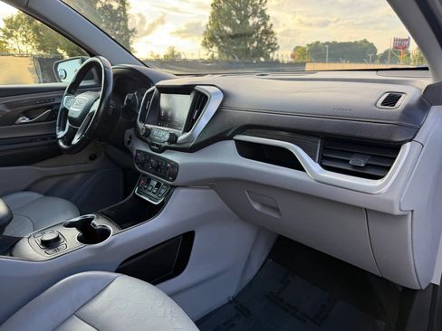 Used 2018 GMC Terrain SLT w/ Preferred Package FWD image 19