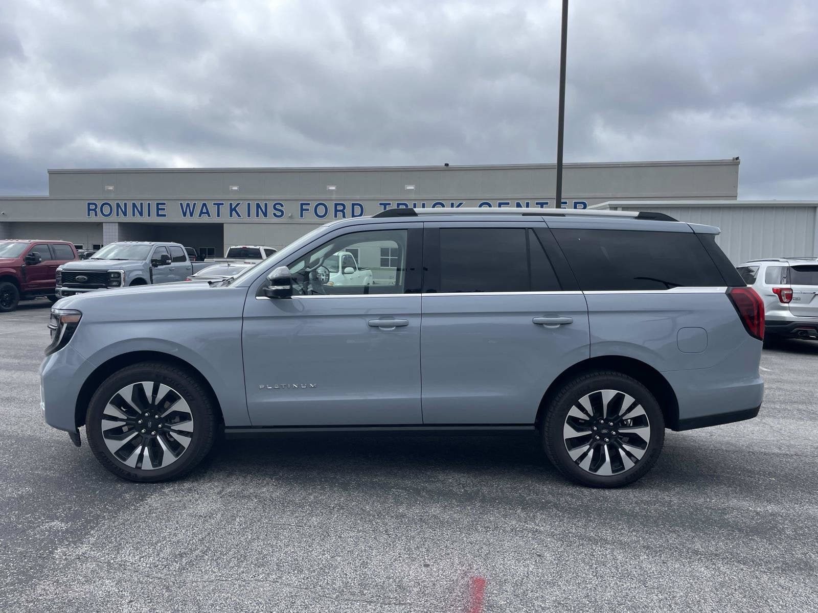 Used 2026 Ford Expedition Platinum w/ Driver's Package AWD/4WD image 8