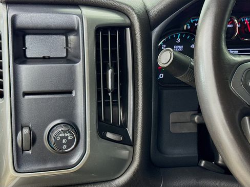 Used 2018 Chevrolet Silverado 1500 LT w/ All Star Edition image 10