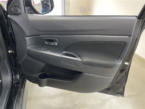 Used 2017 Mitsubishi Outlander Sport ES AWD/4WD image 21