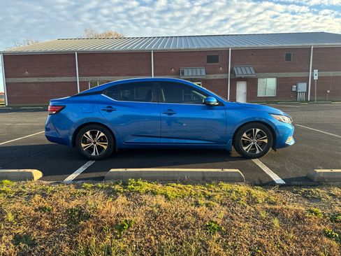 Used 2020 Nissan Sentra SV image 3
