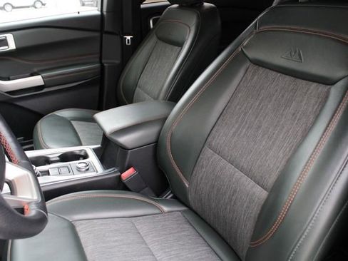 Used 2022 Ford Explorer Timberline image 6