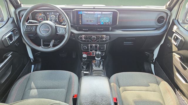 Used 2024 Jeep Wrangler Unlimited Rubicon w/ Convenience Group AWD/4WD image 7