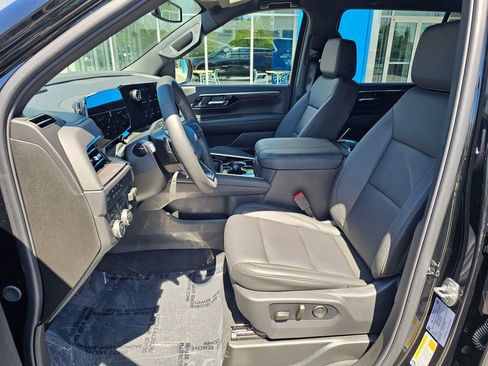 New 2026 Chevrolet Suburban LT w/ Comfort Package AWD/4WD image 23