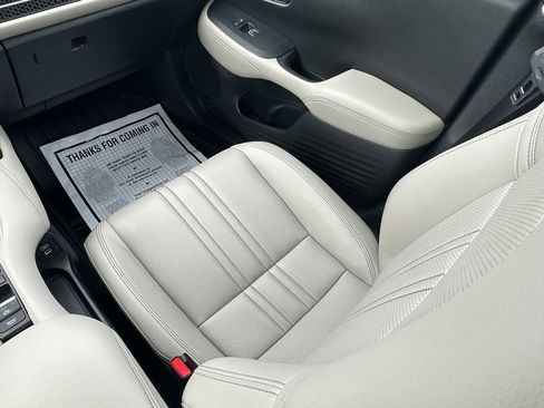 Used 2024 Honda HR-V EX-L image 17