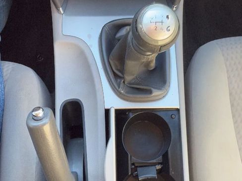 Used 2011 Toyota Camry LE image 20