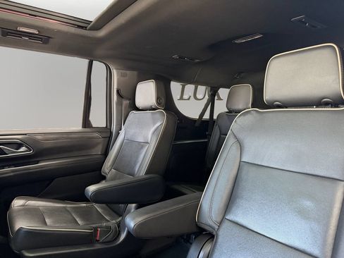 Used 2021 GMC Yukon XL SLT w/ SLT Luxury Plus Package AWD/4WD image 13