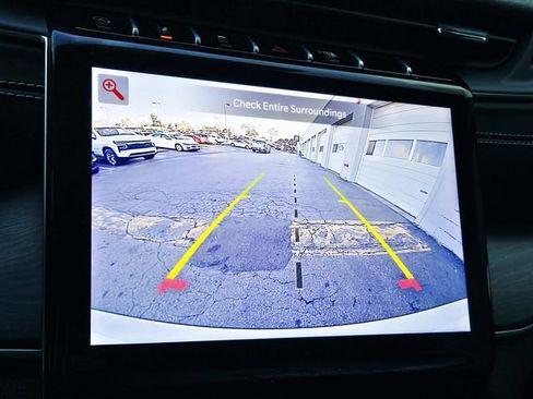 Used 2024 Jeep Grand Cherokee Limited w/ Black Appearance Package image 22