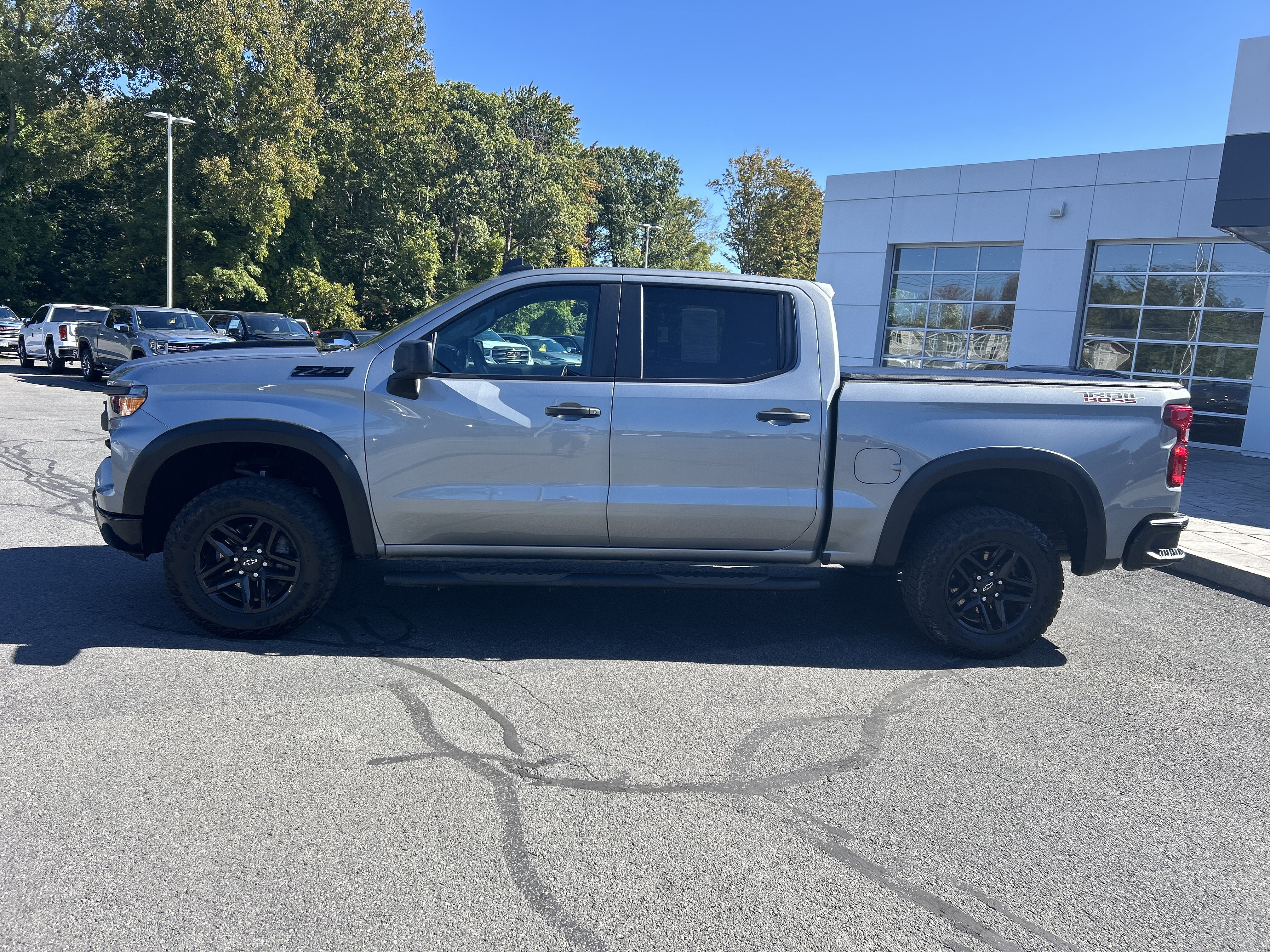 Used 2024 Chevrolet Silverado 1500 Custom Trail Boss w/ LPO, Dark Essentials Package AWD/4WD image 2