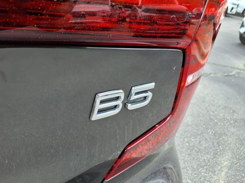 Certified 2025 Volvo S60 B5 Plus image 7