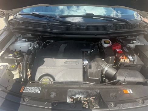 Used 2017 Ford Explorer XLT w/ Equipment Group 202A image 28