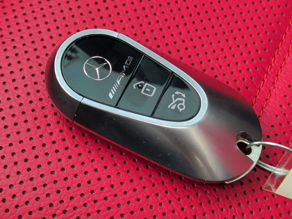Used 2025 Mercedes-Benz GLC 43 AMG 4MATIC image 39