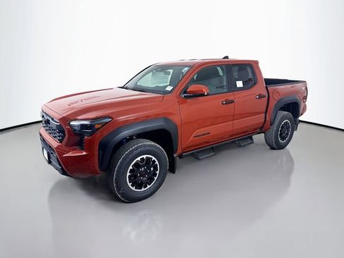 Used 2025 Toyota Tacoma TRD Off-Road image 3