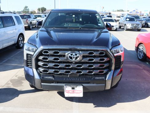 Used 2022 Toyota Tundra Platinum image 3