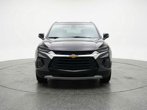 Used 2025 Chevrolet Blazer LT image 2
