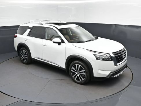 Used 2025 Nissan Pathfinder Platinum w/ Cargo Package FWD image 37