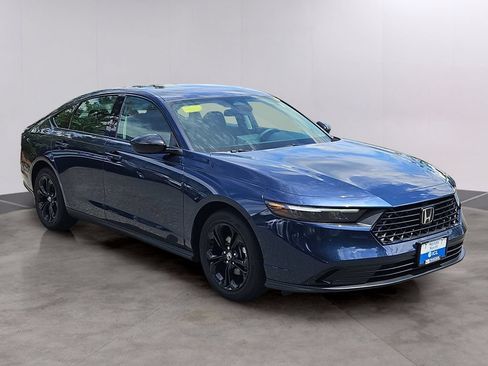 Certified 2025 Honda Accord SE image 3