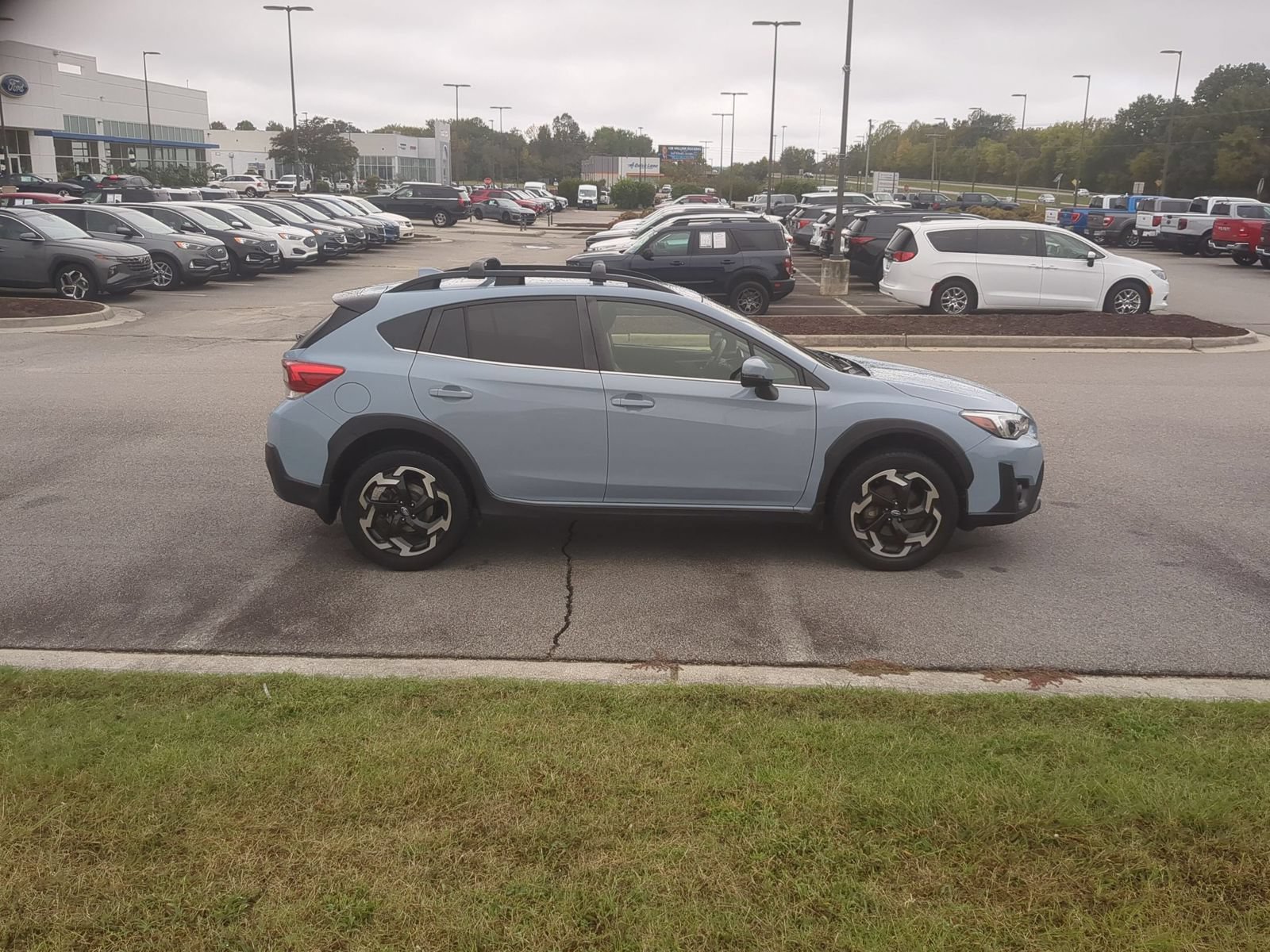 Used 2021 Subaru Crosstrek 2.5i Limited w/ Moonroof Package 2 AWD/4WD image 2