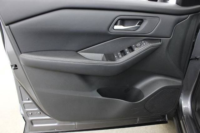 Certified 2026 Nissan Rogue SV FWD image 16