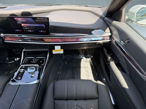 New 2026 BMW 750e xDrive AWD/4WD image 29